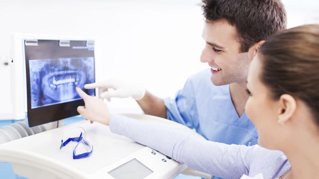 Cum decurge o vizită la medicul dentist